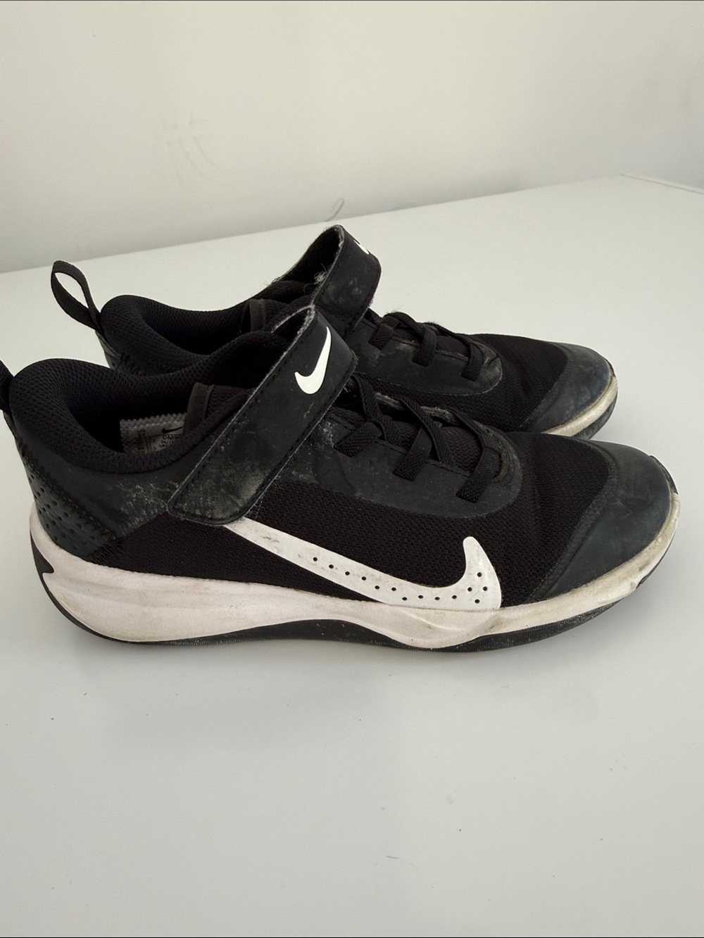 Nike Kids Black and White Velcro Tennis Athletic Sneakers